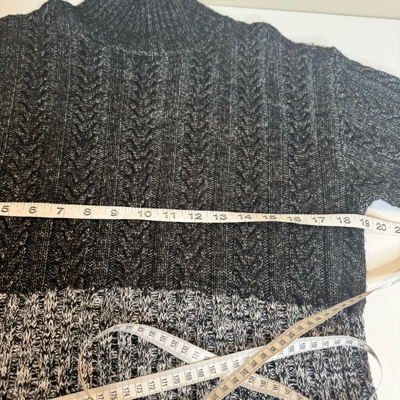 Splendid Gray Color Block Cable Knit Turtleneck Sweater - Picture 4 of 7